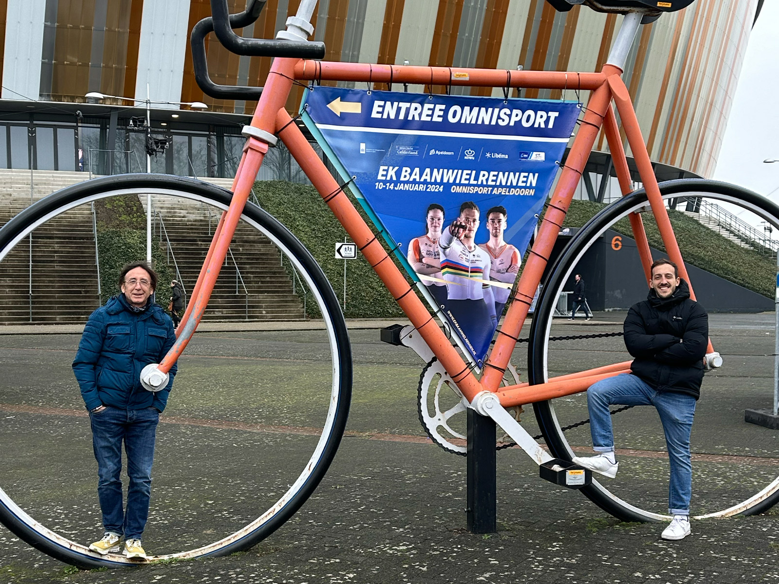 equipo de digital media sports en el campeonato europeo de ciclismo 2024